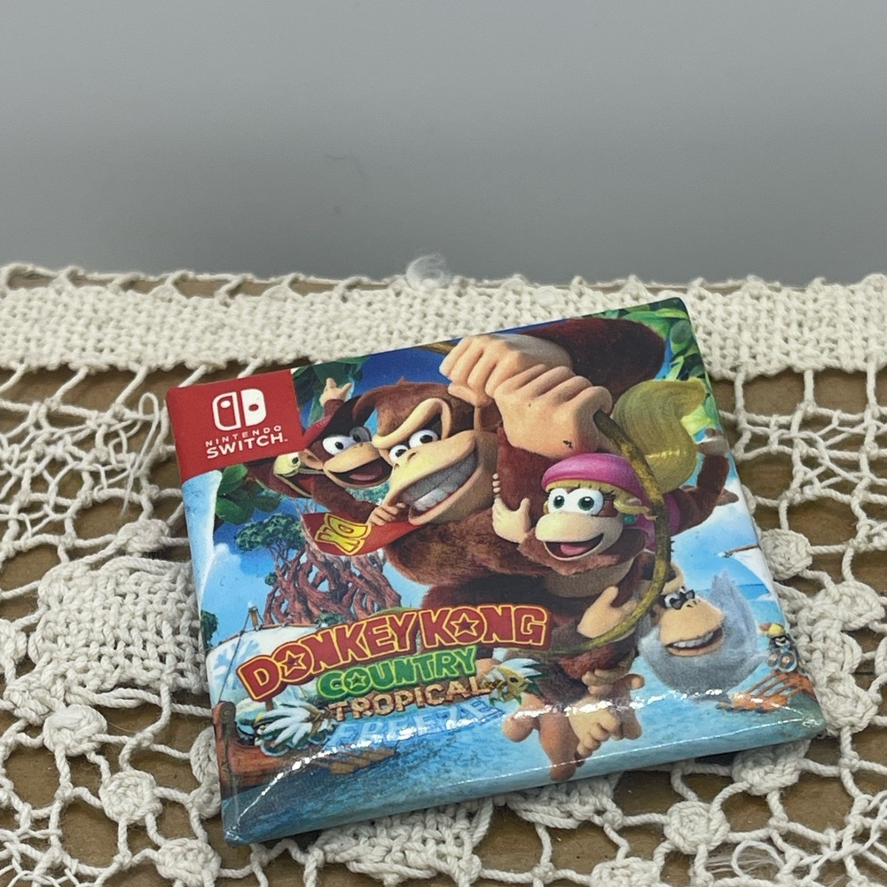Nintendo Switch Donkey Kong Country Adventure pin